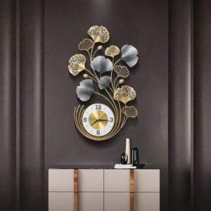 UNIVERSAL ART Metal Iron Clock - Image 1